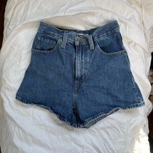 Levi High Waisted Mom Jean Denim Shorts - Size 25